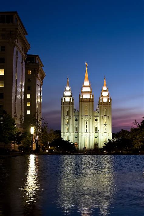 salt lake temple in the evening