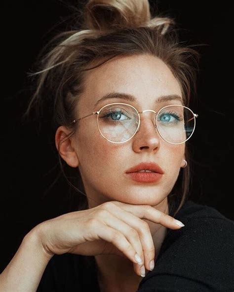 Picture Of Carolina Porqueddu In 2023 Fashion Eye Glasses Clear Glasses Frames Women Stylish