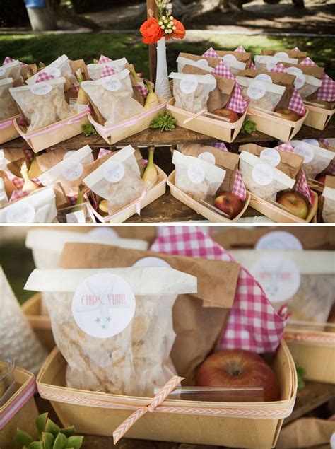 Get graduation party food ideas that are perfect for feeding a crowd. Love the idea of "pre-packaged" food trays. | Baby Shower ...