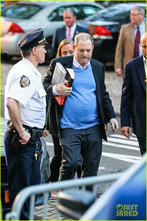 Harvey Weinstein Turns Himself In To Police To Face Sex Crime Charge In Nyc Photo 4090886
