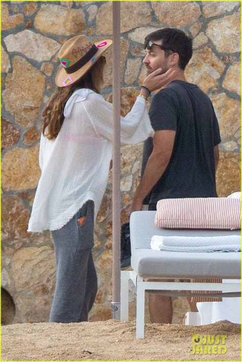 Tobey Maguire And Girlfriend Tatiana Dieteman Couple Up For Mexico