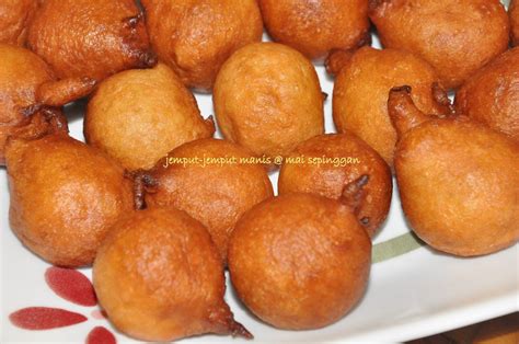 Sale pisang biasanya berbentuk panjang dan pipih lebar. Mai Sepinggan: CUCUR JEMPUT MANIS