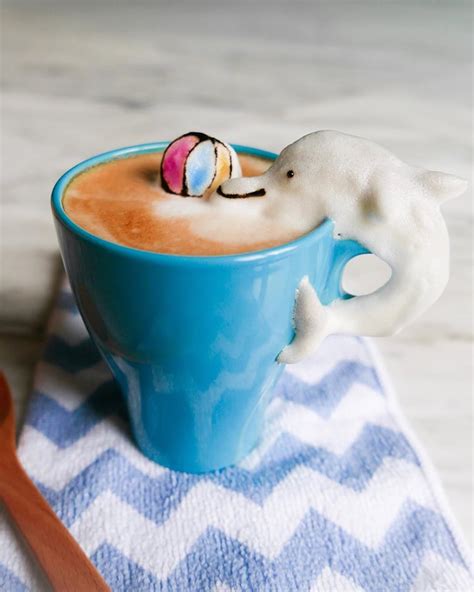 17 Year Old Whips Up Adorable 3d Latte Art That Pops Out Of Her Mug Latte Art Coffee Latte