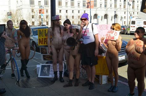 EL MUNDO EN PELOTAS Manifestación nudista en San Francisco