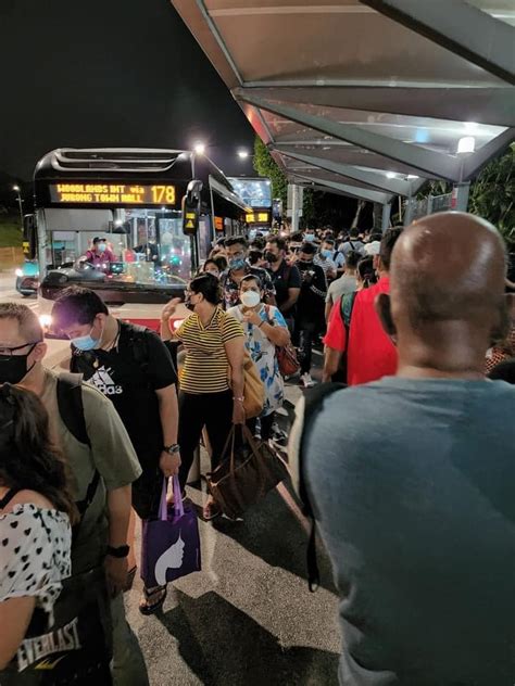 Long Queues Form Outside Woodlands Checkpoint On Good Friday Bus Stop Skipped Due To Overcrowding