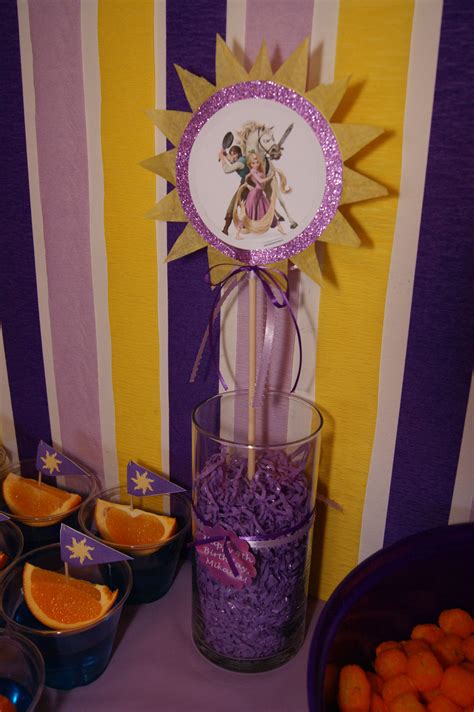 Double Sided Tangled Centerpiece Same Image On Both Sides Tangled