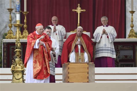At funeral, pope remembers Benedict's 'wisdom, tenderness, devotion'
