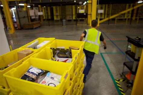 16 Secrets Of Amazon Warehouse Employees Mental Floss