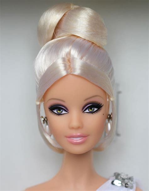 Pin By Kathryn Bender On Barbiedolls Viii Closeup Jewelry Shoes Barbie Doll Hairstyles