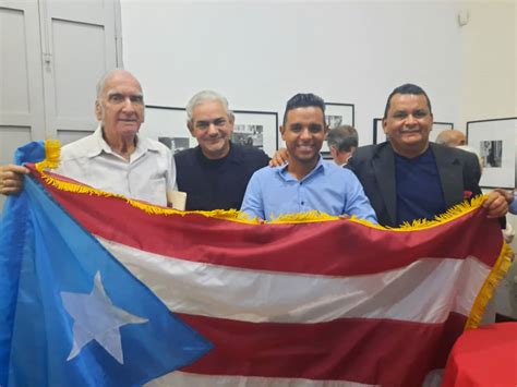 Fot Grafo V Ctor M Rquez Rinde Homenaje A Puerto Rico Diario Avance