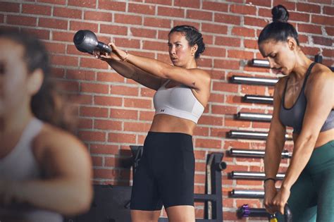the ultimate beginner kettlebell workout for home workouts popsugar fitness