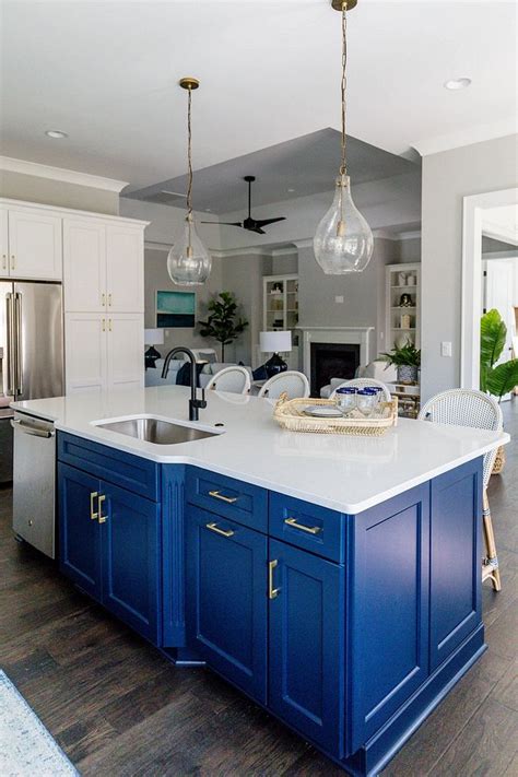 Find the perfect color palette for your entire home, from airy pastels, bold hues, and saturated deep colors at clement's paint. Benjamin Moore Admiral Blue Benjamin Moore Admiral Blue ...