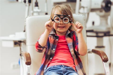 How To Tell If Your Child Needs Glasses Isight Optometry Kelowna