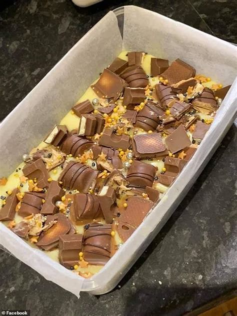 The VERY simple white chocolate and Kinder fudge recipe ...