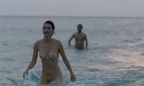 Allison Smith Nude Hedy Burress Nude Los Anos Barbaros 1998