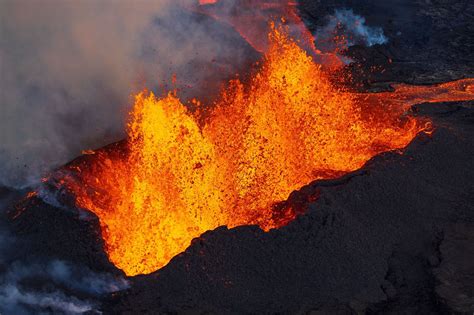 With Mauna Loas Eruption A Rare Glimpse Into The Earth