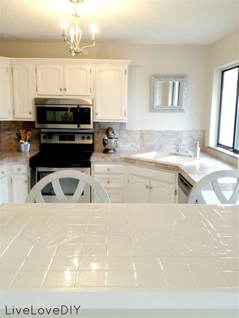 The painting tile countertops made of tiles offer many options to consumers. Paint Tile Countertop - BSTCountertops