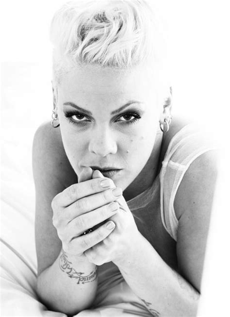 P Nk She S So Awesome And Stunning Alicia Moore Beth Moore Pop Punk Woman Crush Piercing