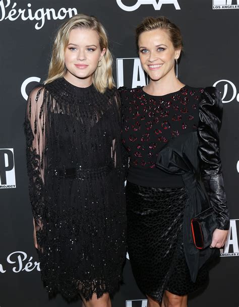 Reese Witherspoon Cried In Daughter Avas Bed When She Went Away To College