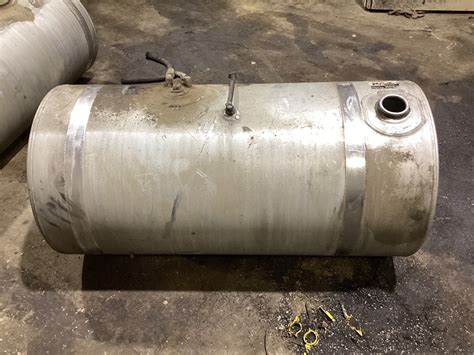 02 060012002 Kenworth T680 Fuel Tank For Sale