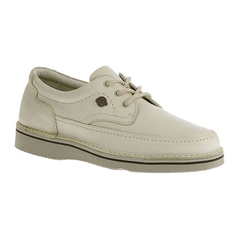 The kind of shoes that you'd live in if you could or if your boss, customers or clients would let you, then again, maybe they won't notice. UPC 018461745774 - Hush Puppies Mall Walkers Comfort Shoes | upcitemdb.com