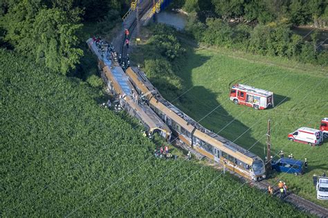 Der nachfahrende ayumu sasaki konnte. NÖVOG reagiert nach Unfall auf Mariazellerbahn-Strecke ...