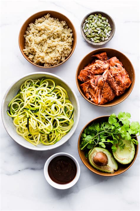 But finding healthy salmon recipes that are easy to. Easy Honey BBQ Baked Salmon Bowls {Meal Prep Recipe}