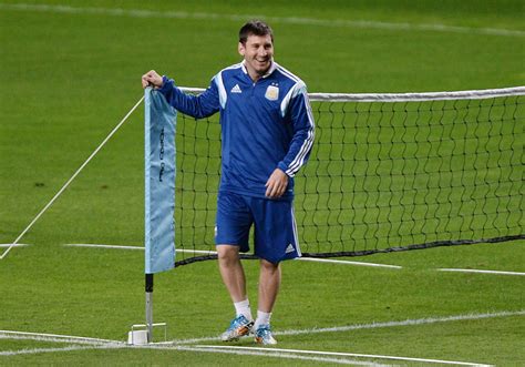 Fútbol femenino hace un día. Messi, el líder argentino que va en busca de la corona que ...