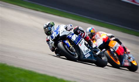 Download Motorcycle Yamaha Motogp Race Racing Wallpaper By Jtran