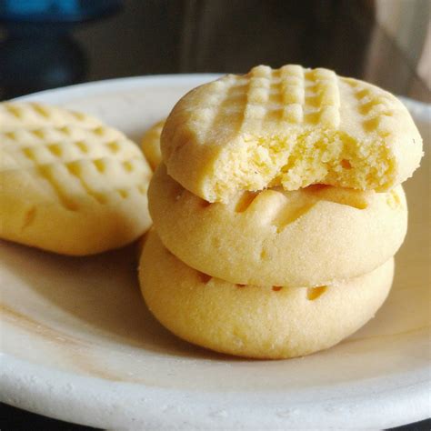 4 Ingredient Custard Powder Cookies Flours And Frostings