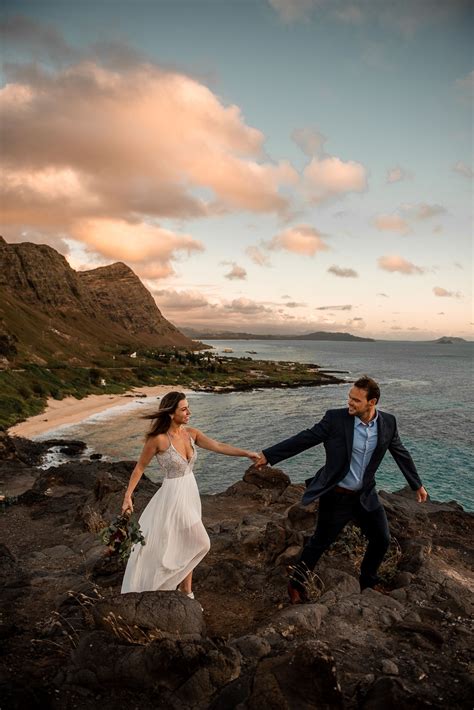 Cliffside Elopement Overlooking The Ocean In Oahu Hawaii Kauai Wedding