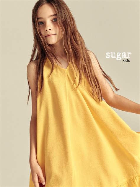Aroa From Sugar Kids For Massimo Dutti Vestidos Fotos De Bebês