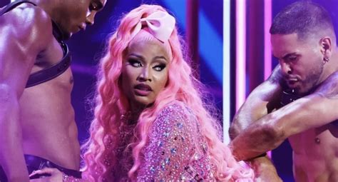 Say What Now Nicki Minaj Inspires Male Fan To Drop K On Illegal Ass