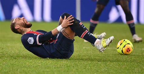 Der brasilianische nationalspieler scheint damit aber überhaupt kein. Neymar blessé : son père réagit et explose
