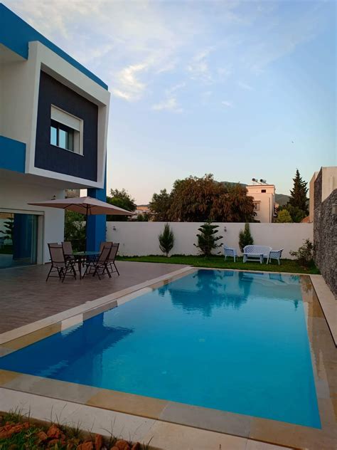 Villa Avec Piscine Et Jacuzzi Villas à Louer à Tunis Tunis Tunisie