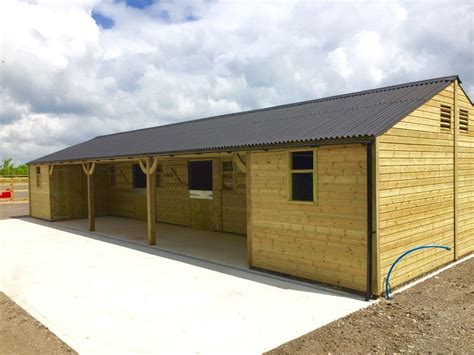 L Shape Stable Block With 3 Stables Finer Stables Stables Building