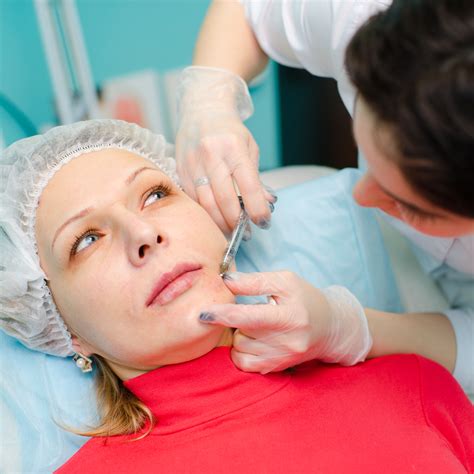 Treatment Acne Injection Perawatan Khusus Untuk Jerawat Yang Meradang