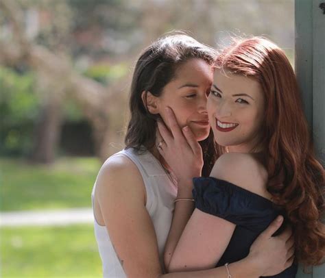 Tribut an lesbische küsse Neue Porno Videos