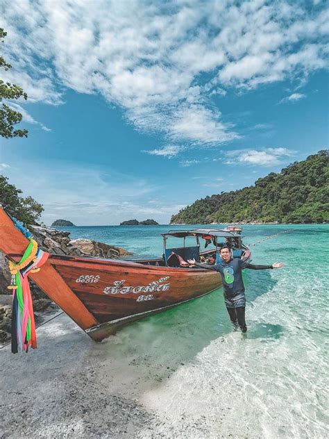 Selain banyak aktiviti macam island hopping, berkayak atau berjemur dekat pantai, korang boleh tanyakan penduduk tempatan untuk join fishing trip diorang. Itinerari Trip Ke Koh Lipe, 'Maldives Thailand' Naik Bas ...