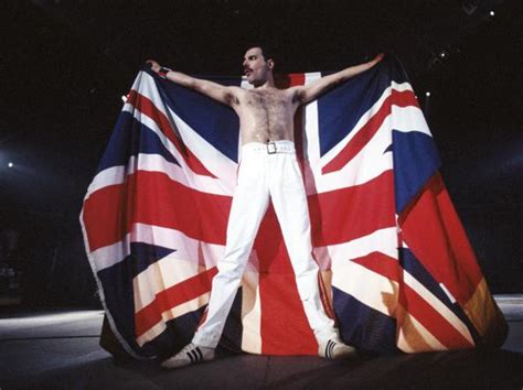 Freddie Mercury Il Pop Che Ha Cambiato Il Rock Corriereit