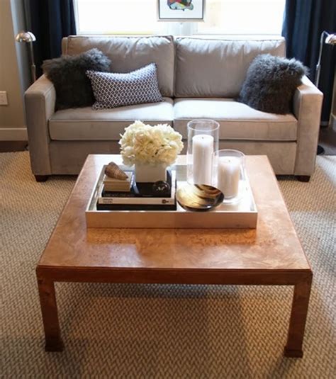Add a large arrangement of tulips to one side. belle maison: Five Ways to Style Your Coffee Table