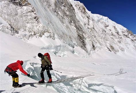 Hiking Mount Everest The O Guide