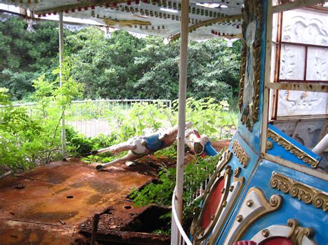 Deserted Places Okpo Land An Abandoned Amusement Park In South Korea