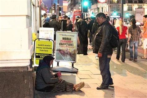 Surge In Romanian Begging Gangs Here To Target Christmas Shoppers London Evening Standard