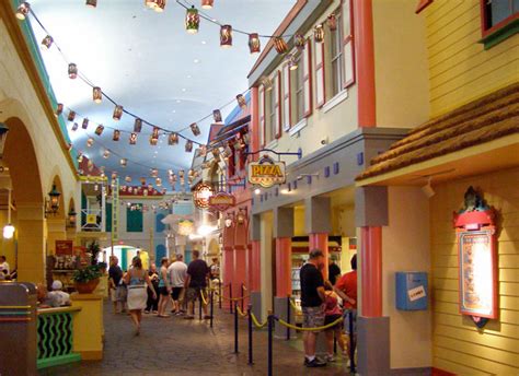 Dining And Restaurants At Disneys Caribbean Beach Resort