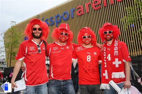 „unsportliches und menschlich fragwürdiges verhalten. Die Schweizer Fussball-Nati in Weggis und in der Swissporarena