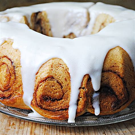 Guest Post Cinnamon Bun Cake