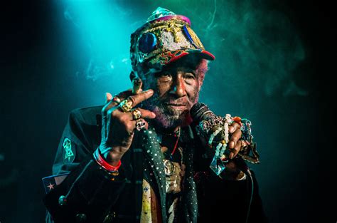 Perry, who was once called the salvador dali of music by rolling stones guitarist keith richards, helped push. Lee „Scratch" Perry möchte, dass seine Fans aufhören, ihm ...