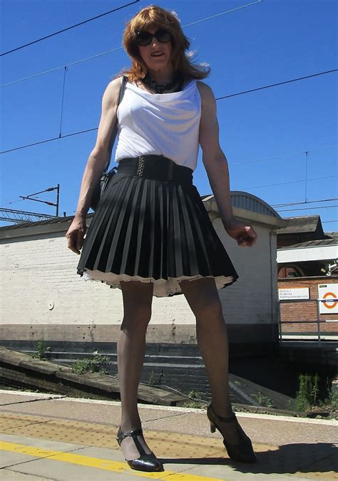 On The Platform In 2022 Girls Petticoats Pleated Skirt Short