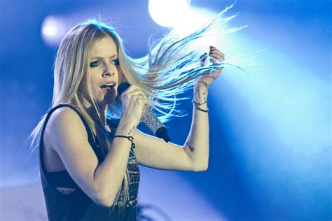 Avril Lavigne Tem Um Novo Namorado Secreto